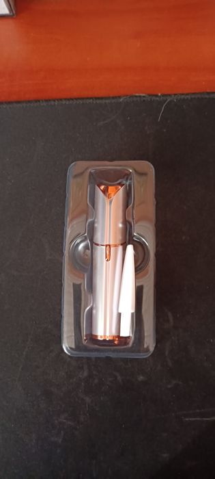 Electric hair shaver-aparat de ras axile.