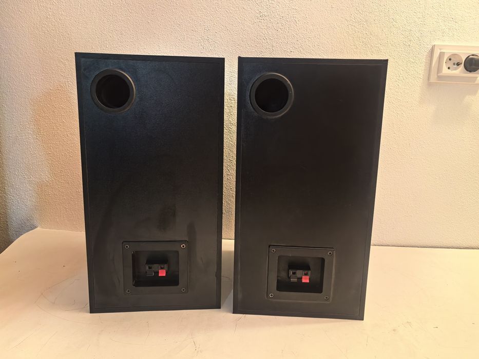 Boxe Magnat 3 cai 4-8 ohmi 2x120W