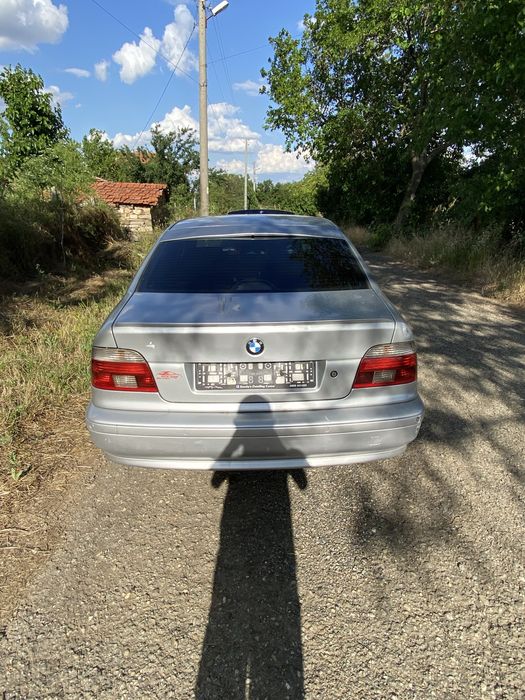 2 броя BMW E39 на части