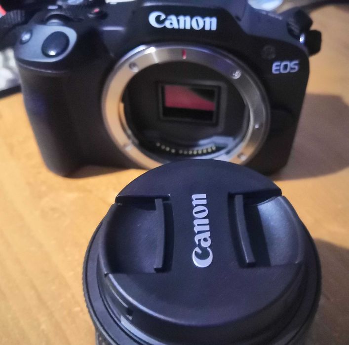 Безогледален фотоапарат CANON EOS R50 +RF-S18-45