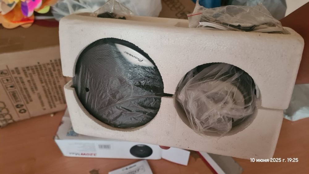 Пионеер колонка сотилади