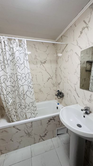 1,5 комн кв по суточно