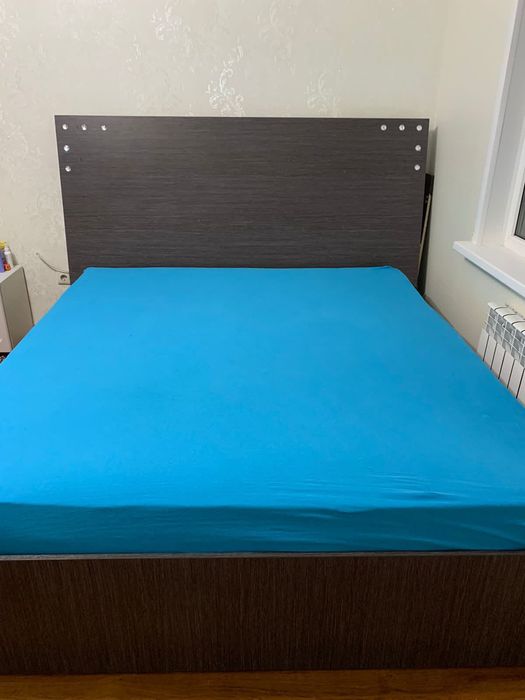 Спальный кровать