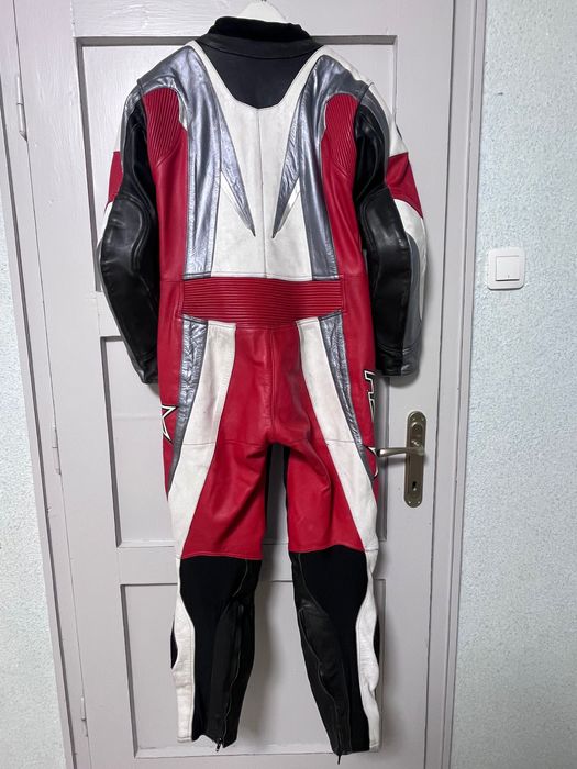 Цял мото екип RST