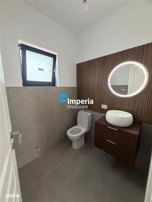 Casa 3 cam, 2 bai, Beci, canalizare, Ciurbesti Miroslava