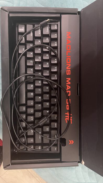 Vand tastatura magnetica MAD LIONS R.