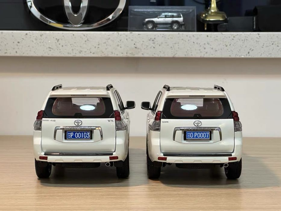 Toyota Prado 1:18