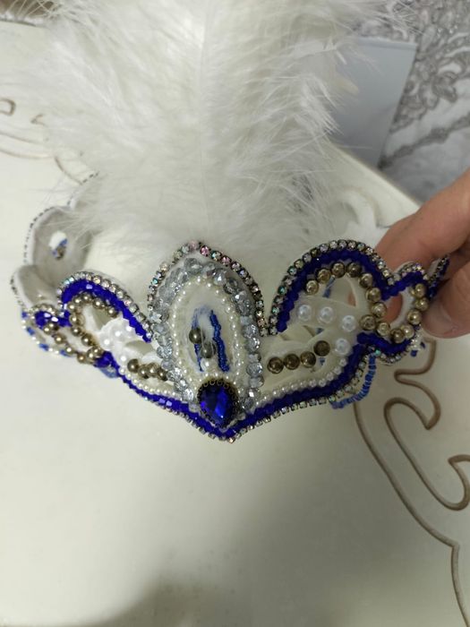 Продается жилетка и диадема