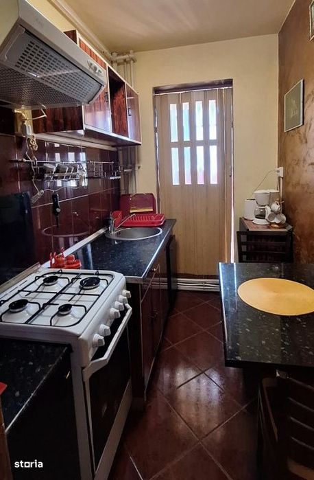 Apartament cu 2 camere decomandate cu balcon inchis in Manastur