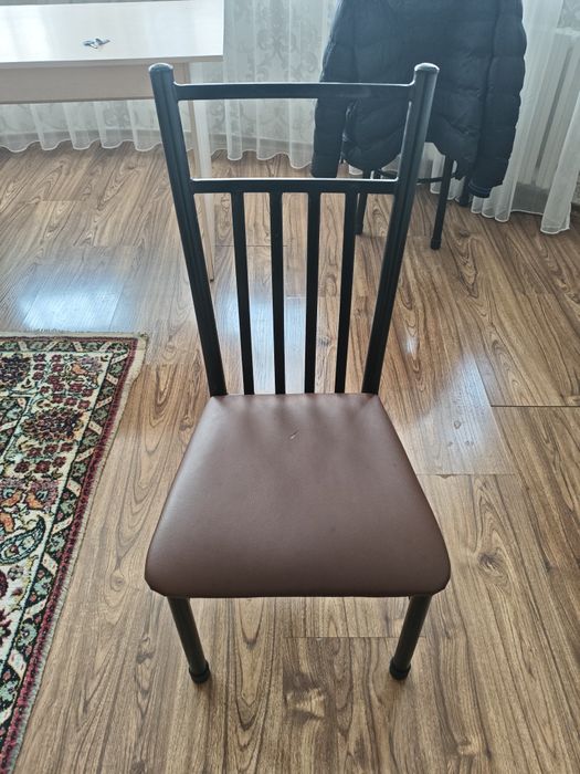 Продам стол, стулья, ширму.