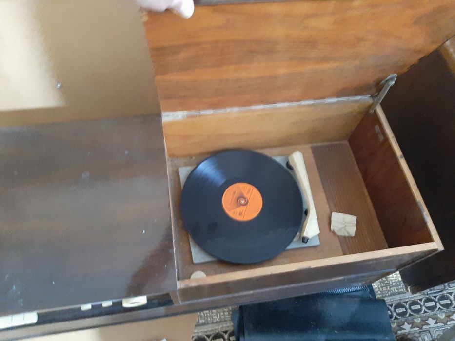 Радио ретро грамофон