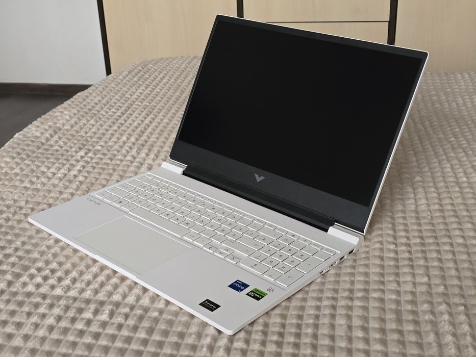 Laptop Gaming Hp Victus RTX 3050 Intel 12 th (i5-12450H) 144 HZ