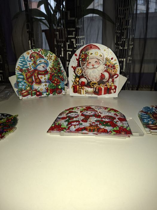 Suporturi sevetele decorate in cristale manual