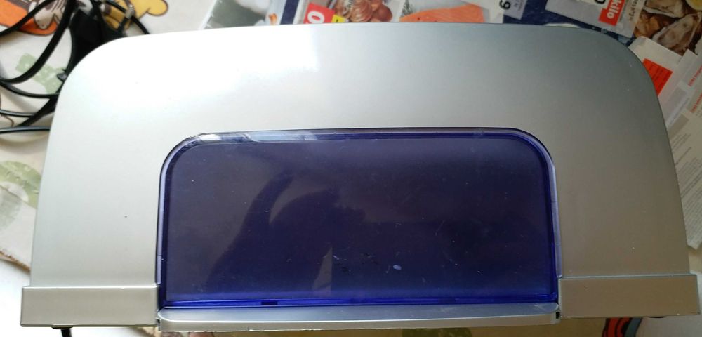 UV лампа за изпичане на лак