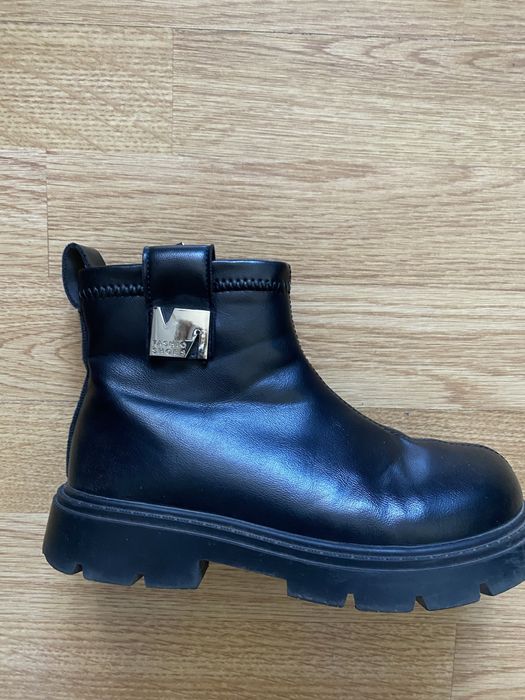 Продам ботинки на девочку