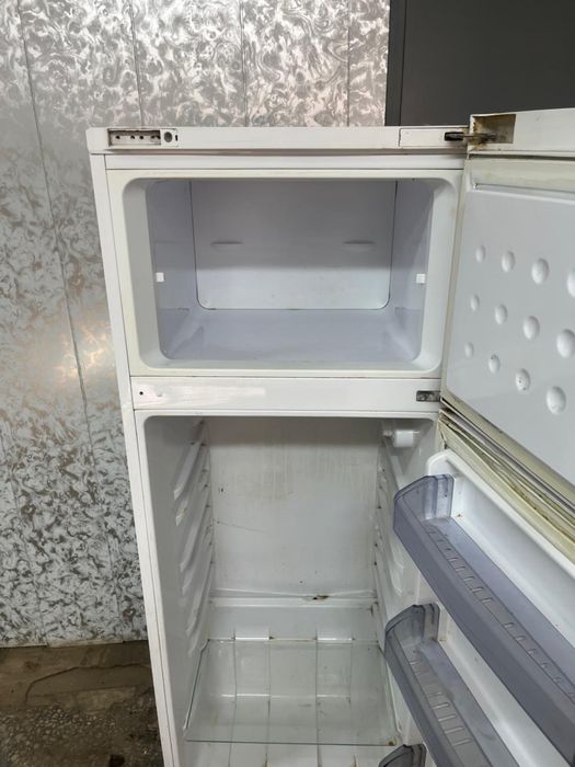 Холдильник рабочий