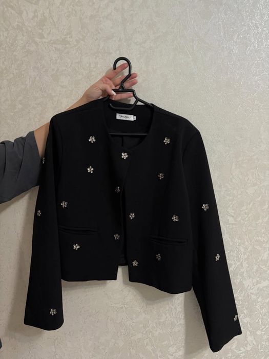 Продам куртки и пиджаки