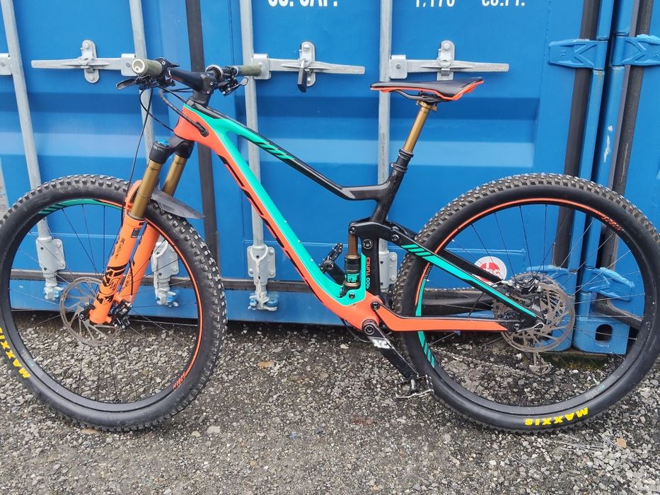 SCOTT  900 tuned ( carbon100%)