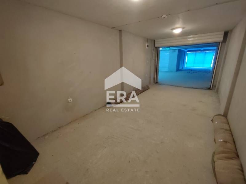 Подземен гараж за продажба, в нова тухлена сграда, кв. Бриз, Варна, до