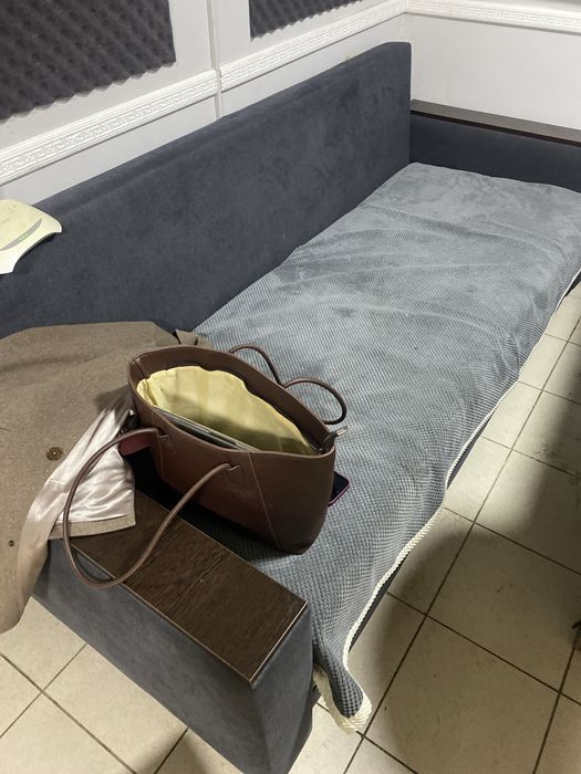 шкаф, полки, стол, диван