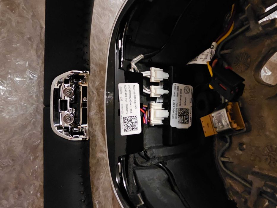 Skoda/Шкода двуспицов волан с пера