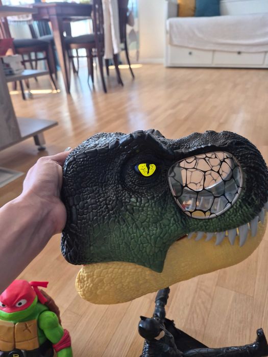 Играчки фигури батман, костенурките нинджа, динозавър