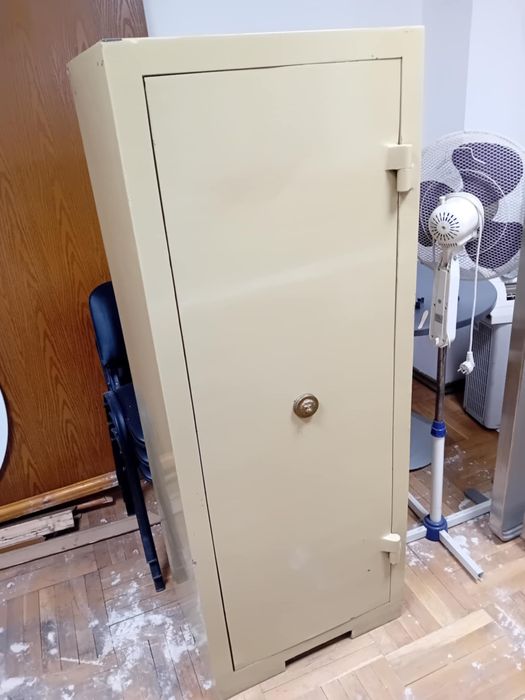 Метални сейф каси