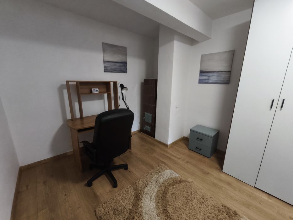 Închiriez apartament cu 1 cameră în 7 Noiembrie - lângă Spital / UMF