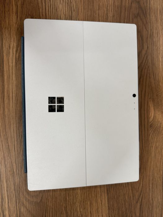 Microsoft Surface Pro 5 | i5 | 8GB | 256GB SSD |