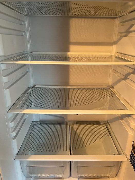 Холодильник indesit
