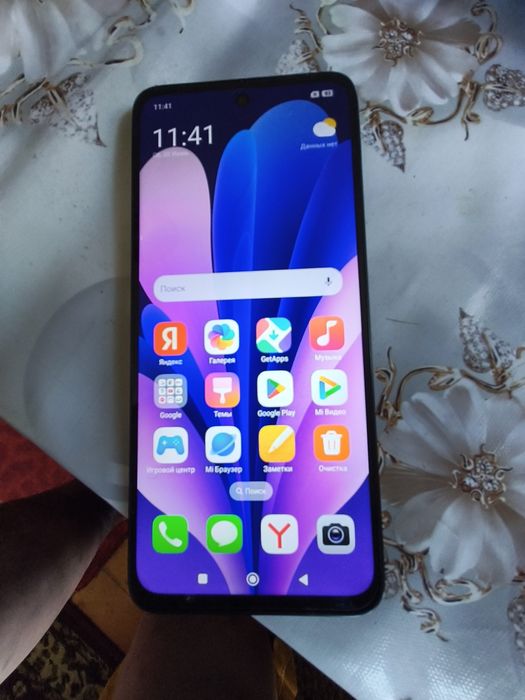 Продам смартфон Redmi 13