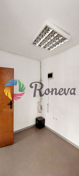 Дава се под наем Офис в Варна, Гръцка махала - 42 кв.м за 458.49 € - Снимка #5