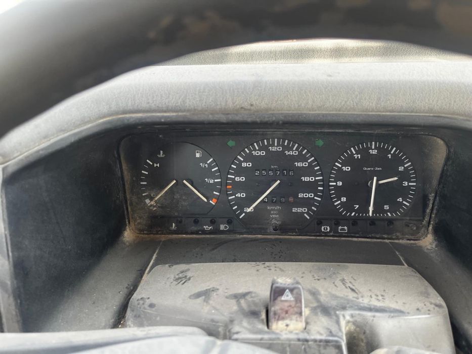 Машина Volkswagen Transporter 1993