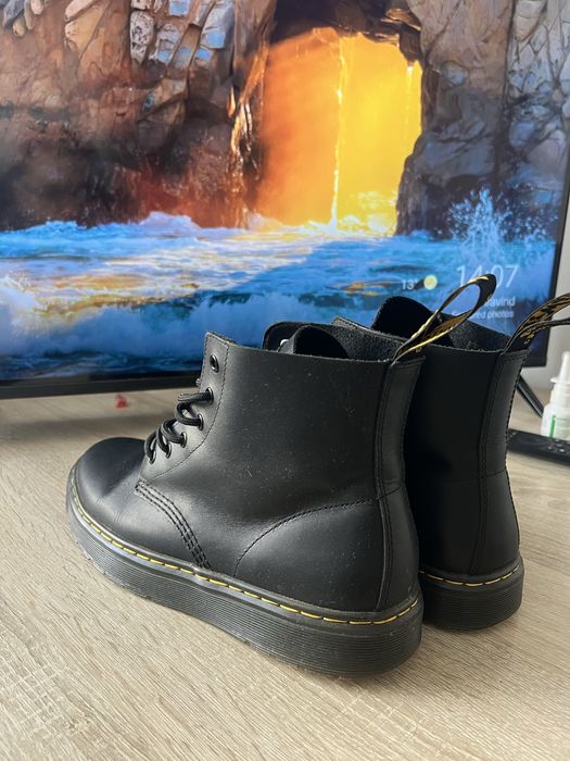 Dr Martens marime 42