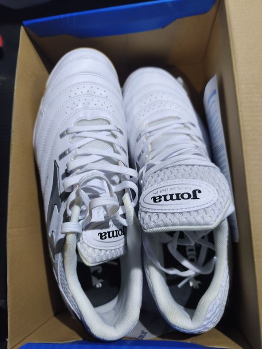 Vand ghete de fotball sala