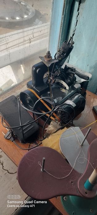 Продам оверлог машинку