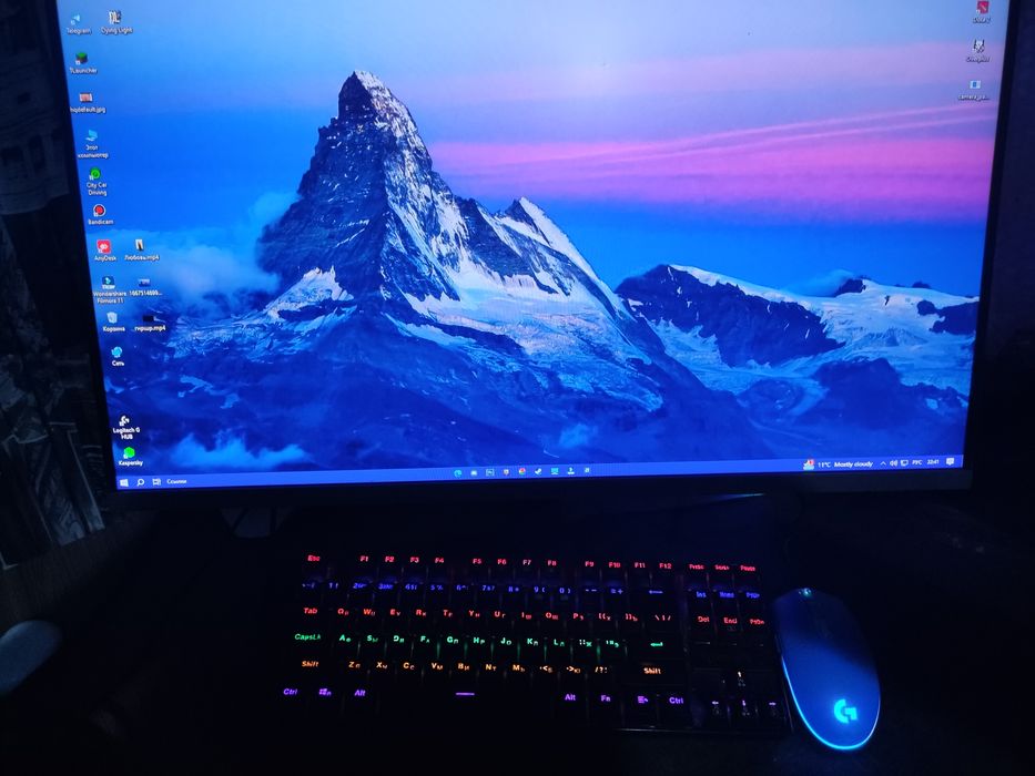 Продам игровую сборку,системный блок,монитор,клавиатура,мышка,микрофон