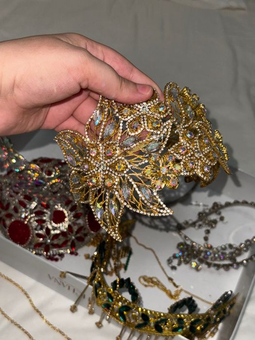 Kelin obrazlari uchun koronalar sotiladi
