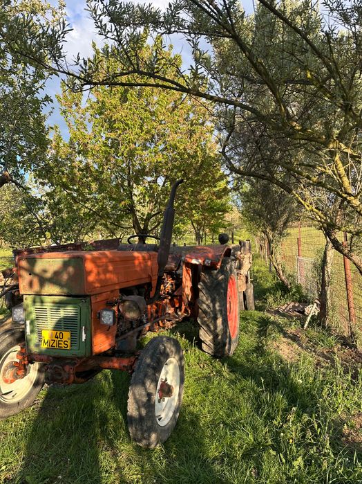 Vând Tractor UTB 445