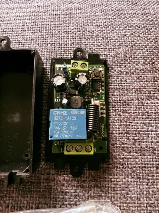 RF безжичен превключвател с 2 дистанционни – 433 MHz, DC 5-30V, 10A