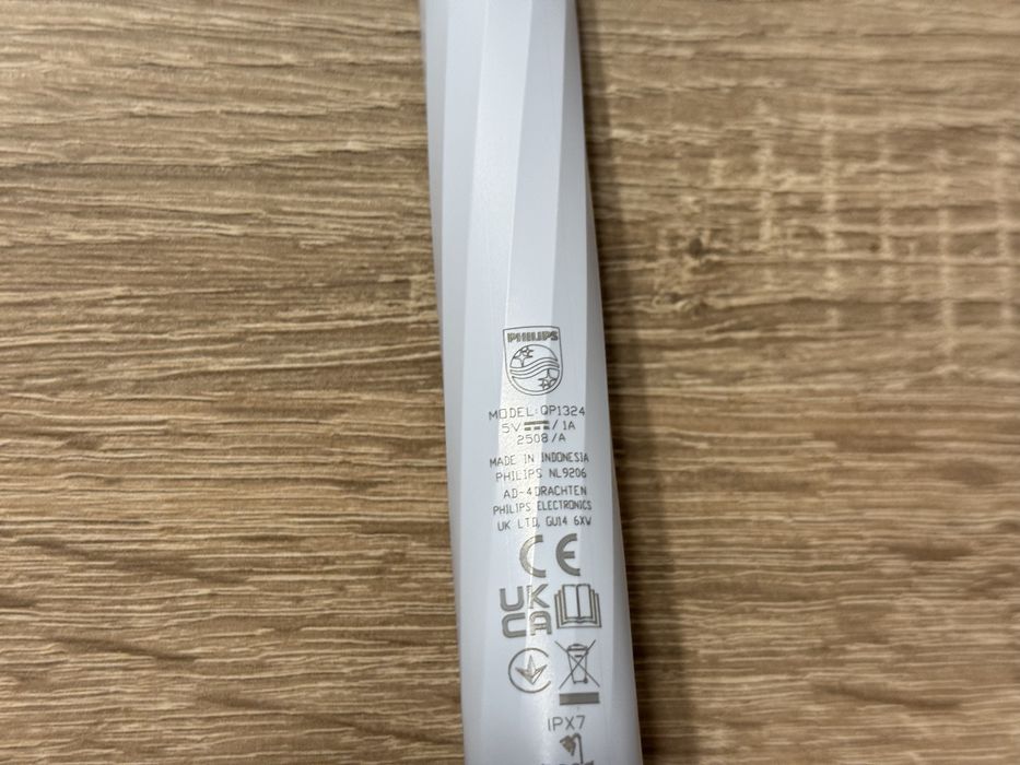 Aparat de barbierit si tuns Philips OneBlade QP1324