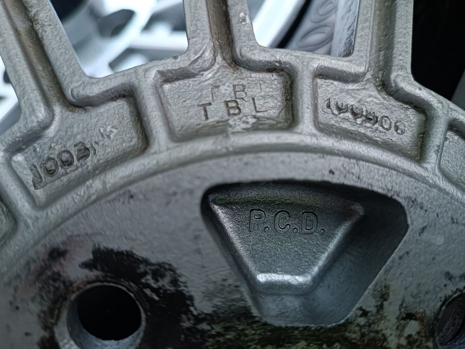 Ретро джанти 13ки 4х100 + гуми 185/60/13 Semperit