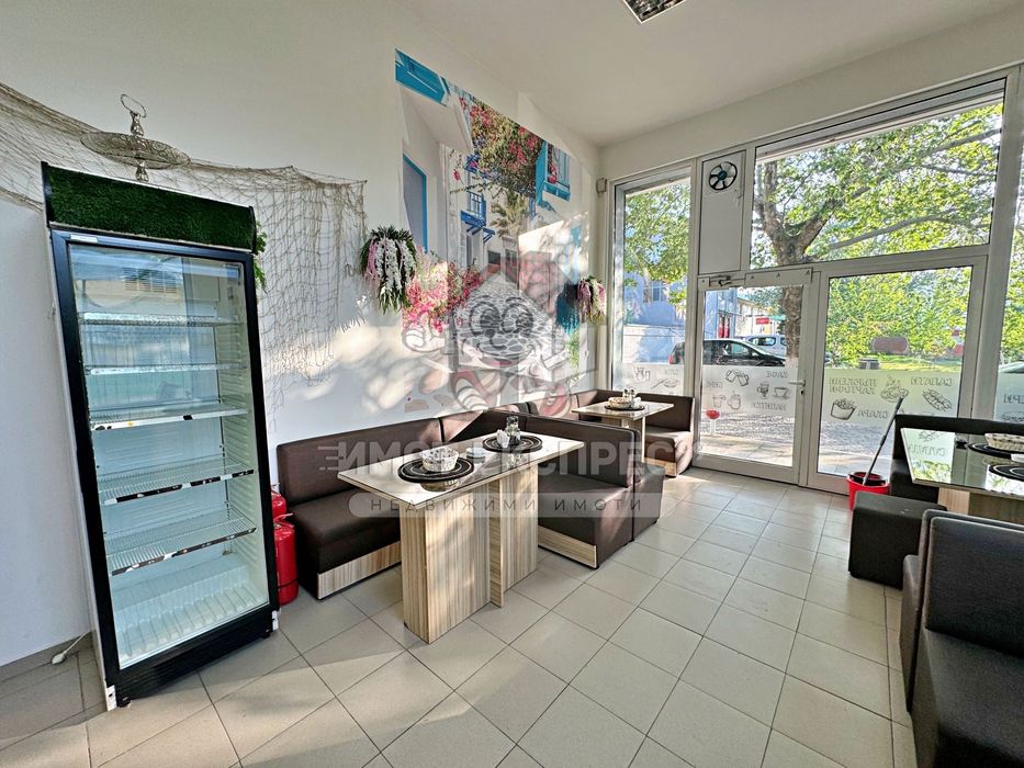 Заведение, с градина под наем, с човекопоток, обзаведено