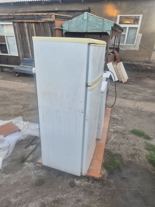 Продам холодильник