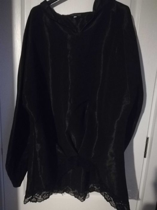 Малка черна рокля Guess, Zara