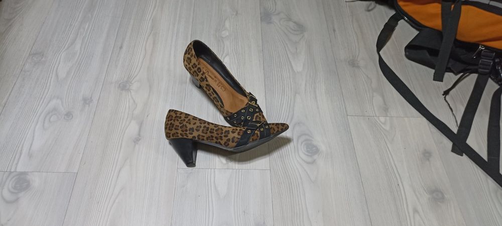 Pantofi dama cu toc mediu