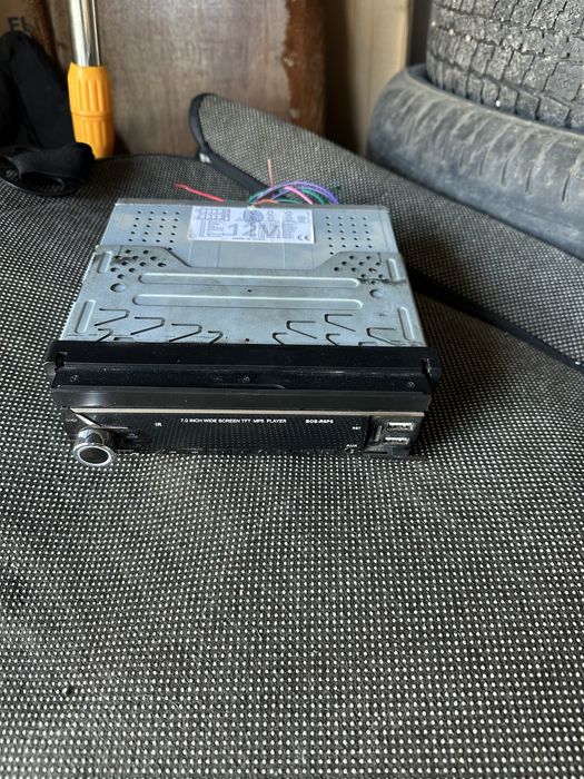 Магнитафон с выдвижным экраном