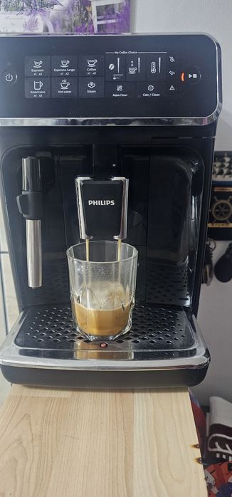 Espressor Philips EP3221/40 
Vând espressor automat P