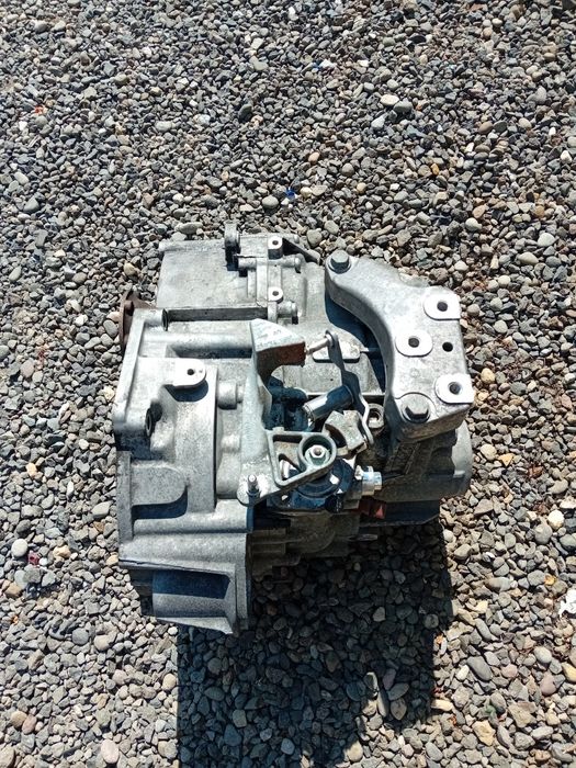 Cutie viteza 6+1 Vw Passat b6 2.0