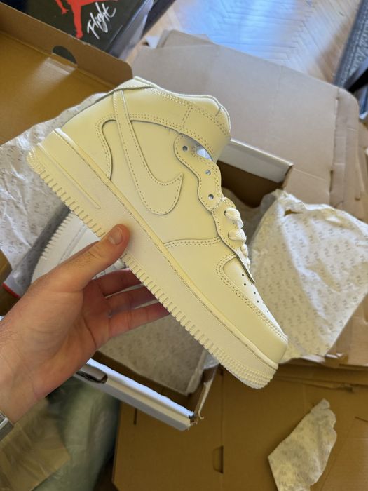 Air Force 1 Mid White marimea 37 si 41